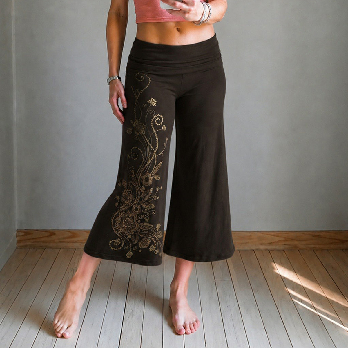 The Amara Floral-Print Cropped Wide-Leg Trousers